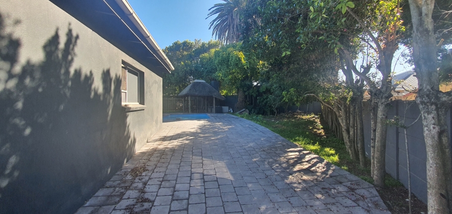 3 Bedroom Property for Sale in Mossel Bay Central Western Cape